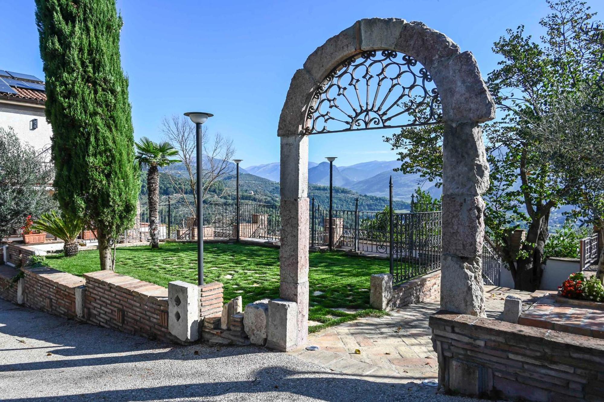 Il Colle Di * Torre Orsina